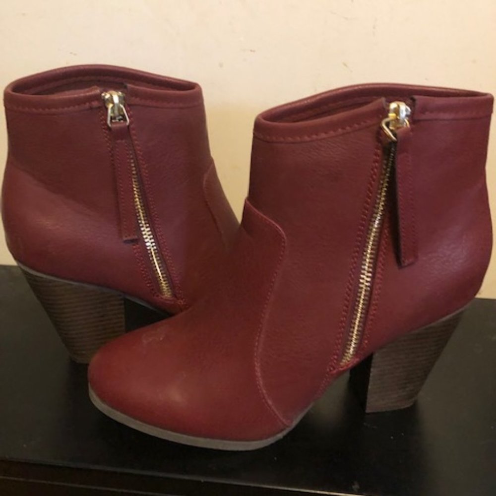 SC Maroon Angle boots Fall/Winter size 8